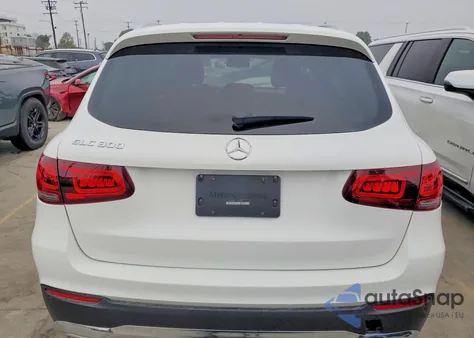 2022 Mercedes-Benz Glc 300 z USA, uszkodzony, nr VIN W1N0G8DB7NV397280
